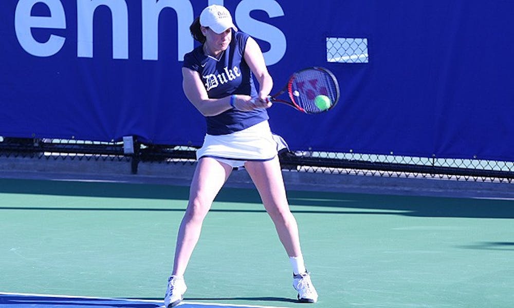Freshman Rachel Kahan extended her singles winning streak to 11 games.