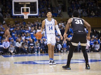 Starting in place of Tre Jones, Jordan Goldwire notched eight points and five assists on a perfect 3-for-3 from the field.