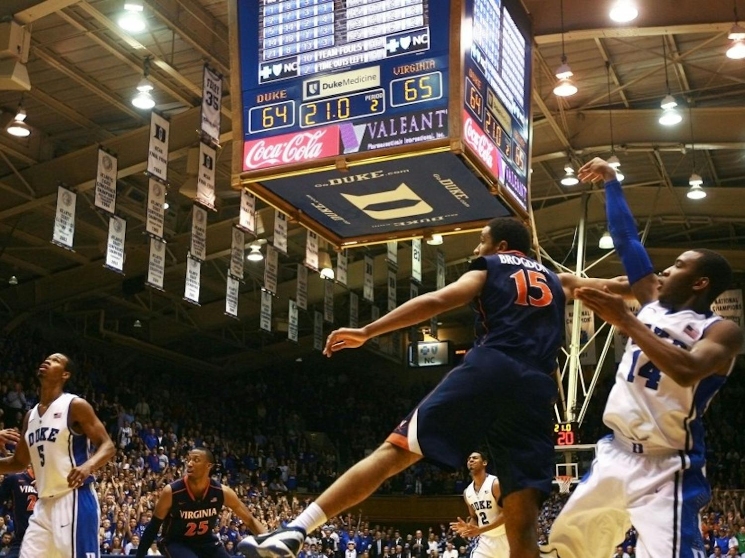 Rasheed Sulaimon’s 3-pointer in the closing seconds got a shooter’s roll and propelled Duke to a 69-65 victory against Virginia.