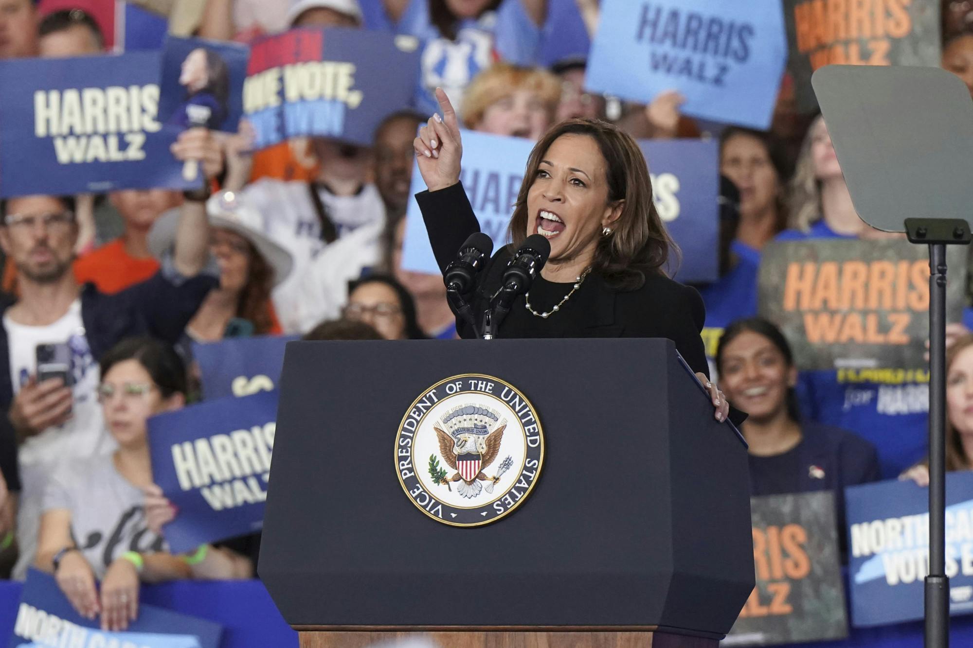 Trump, Harris and Walz rally in NC as early voting deadline approaches ...