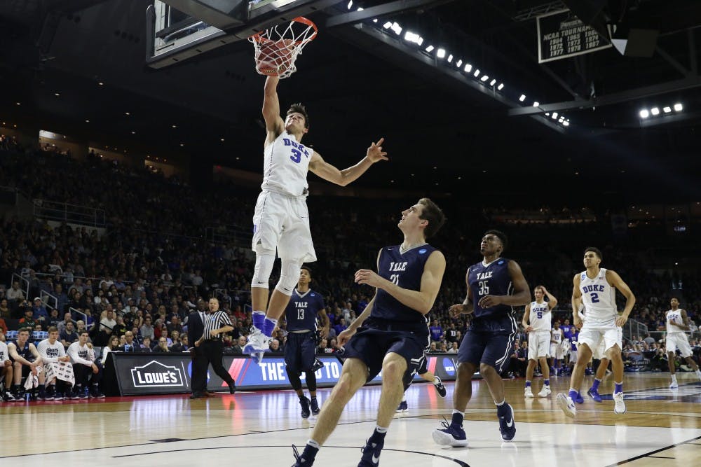 Grayson Allen exploded for 22 points in the first half as Duke built a big lead against Yale in the Round of 32.