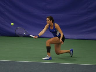 Senior Ester Goldfeld led the Blue Devils by winning her fifth straight match and is now one away from capturing win No. 100.