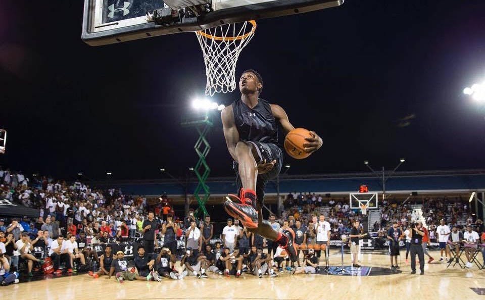 zion williamson dunk free throw line