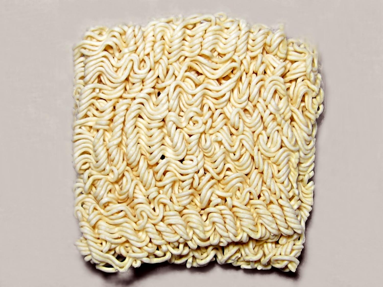 Typical_instant_noodles_(1).jpg