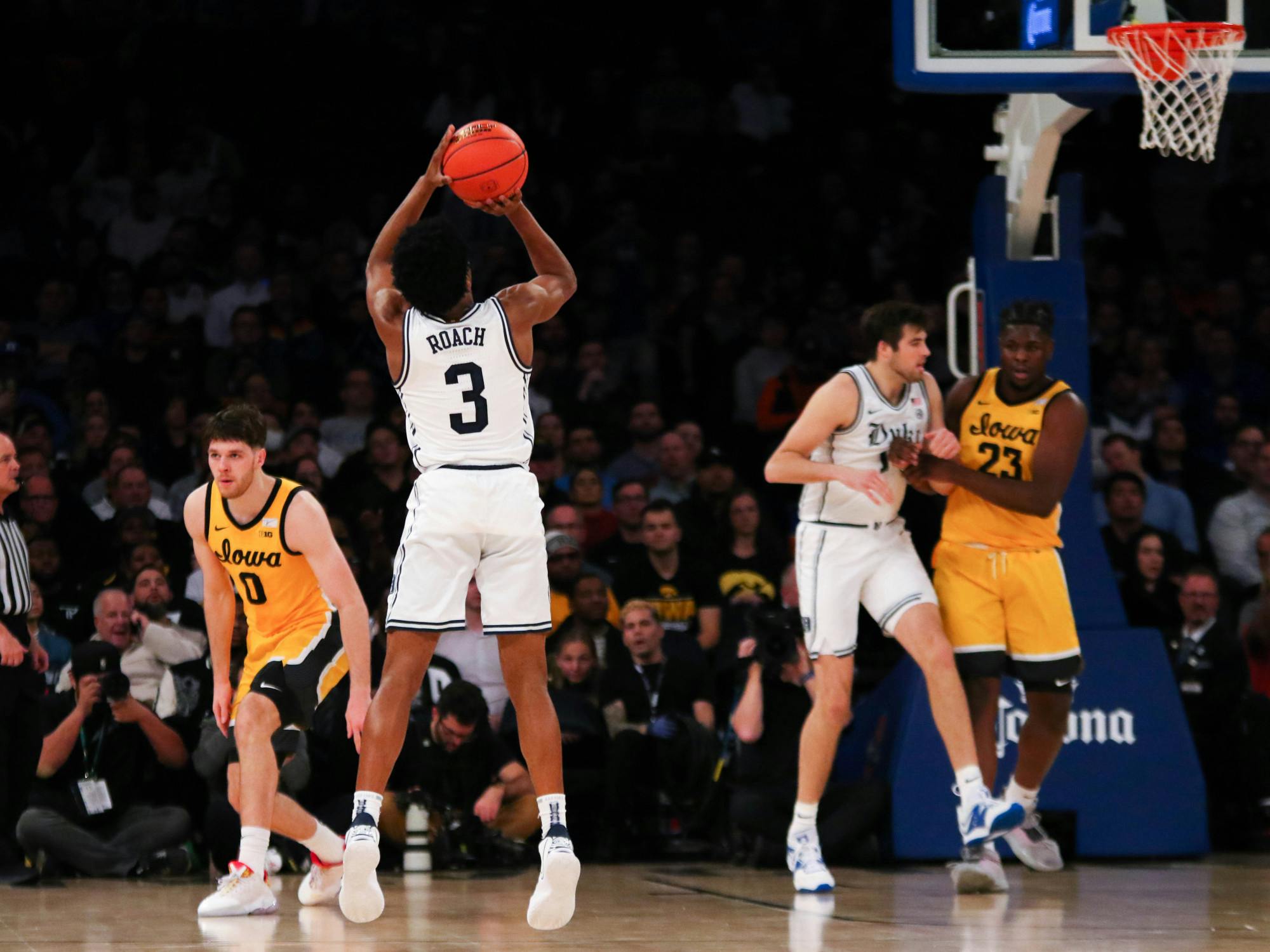 5 Observations From Duke Men's Basketball's First Half Against Iowa At ...