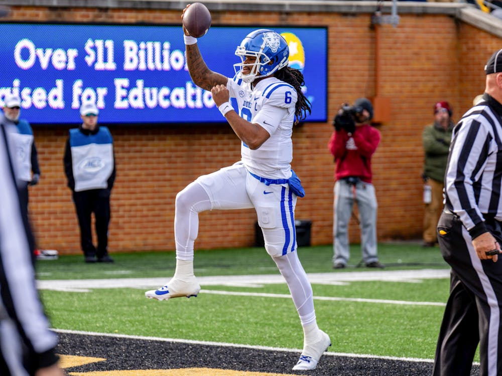 Quarterback Maalik Murphy tied the game 17-17 with a surprise run into the endzone from the 2-yard line.