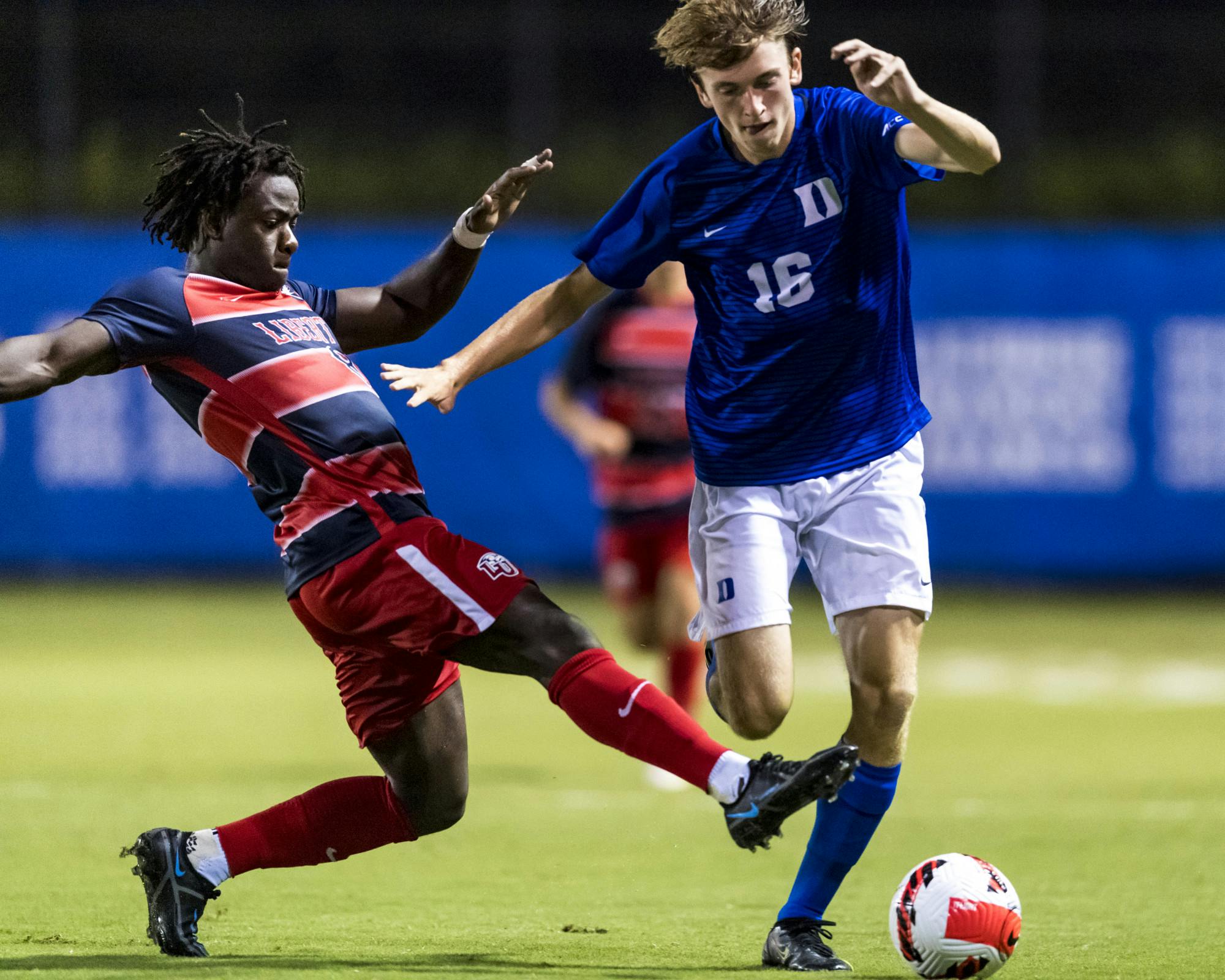 Walkon Luke Thomas shines in Duke men's soccer seasonopener victory