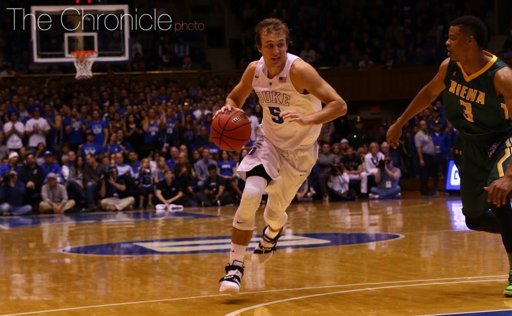 Blue Devil freshman Luke Kennard grew up in a Kentucky household, but his family now supports No. 5 Duke heading into to Tuesday’s much-anticipated clash with the No. 2 Wildcats.