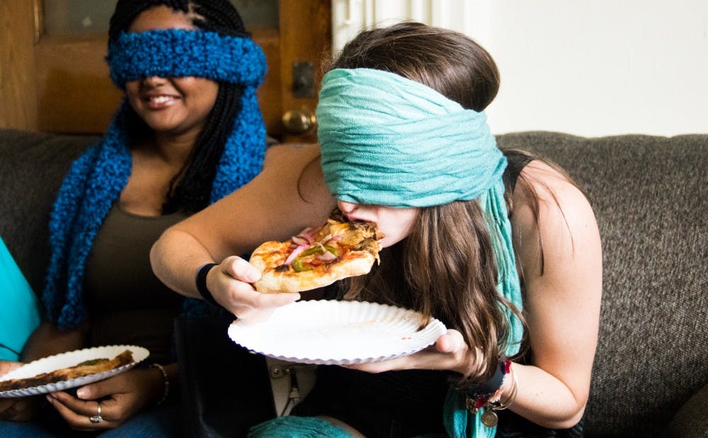 <p>The three participants were blindfolded and given samples of three dishes from West Union eateries and The Loop.</p>