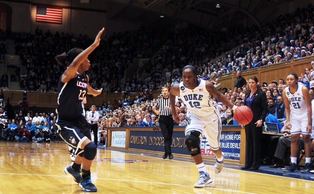 Chelsea Gray willed the Los Angeles Sparks to two wins this past week with an array of clutch fourth-quarter shots