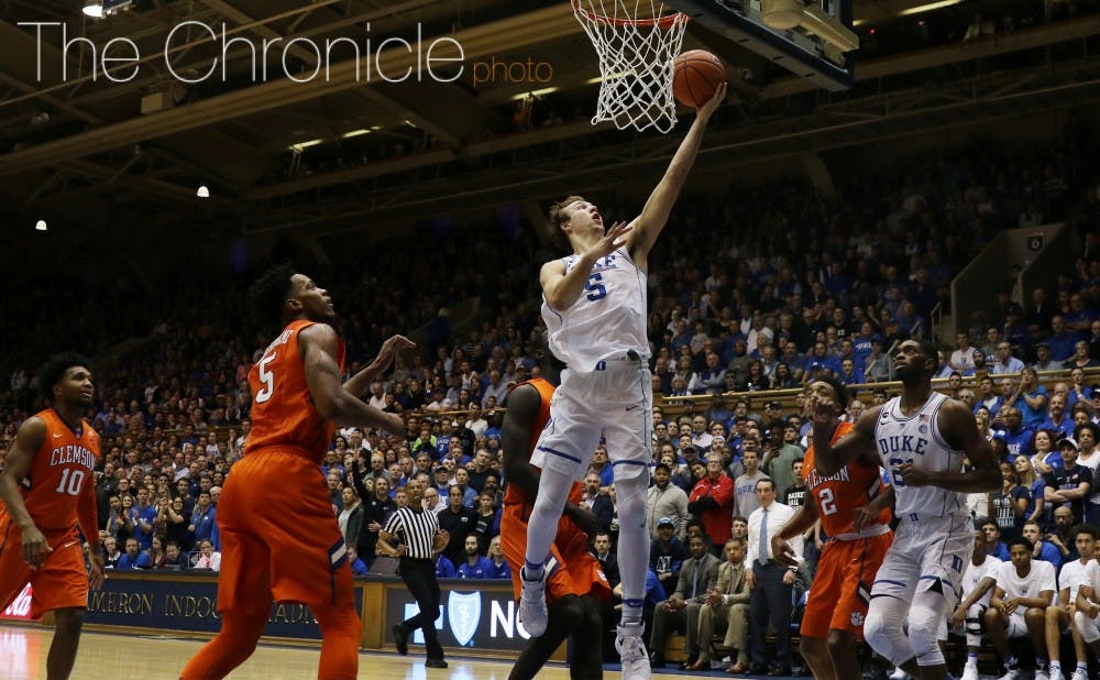 Luke Kennard was Duke's only player in double figures, but his 25 points were barely enough to carry the Blue Devils past Clemson.