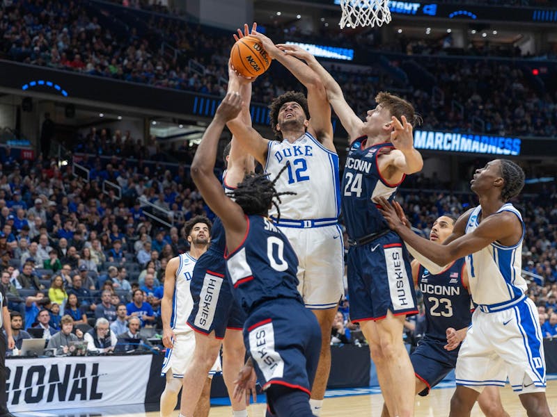 DOGFIGHT: No. 2-seed UConn upsets No. 1-seed Duke with 73-72 buzzer-beater  in East Regional Final - The Duke Chronicle