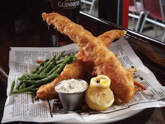 doherty-irish-pub-fish-plate_0.jpg