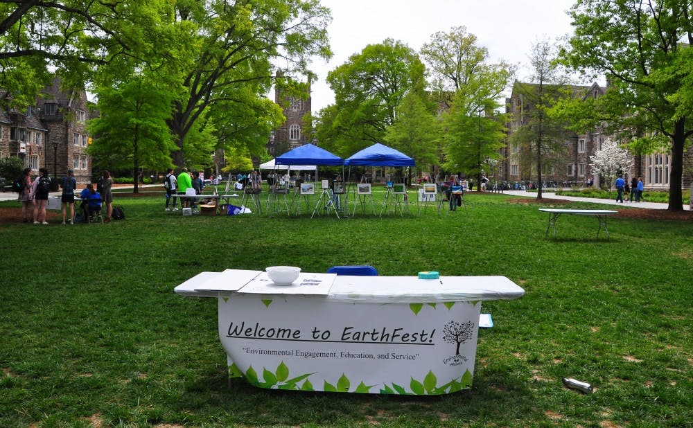 A sign welcomes Earthfest attendees.