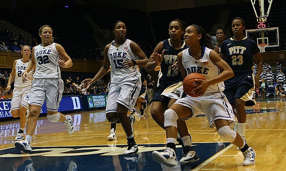 Chloe Wells [pictured] and Chelsea Gray average double-digit points each, but the two were held to 11 combined Thursday night.