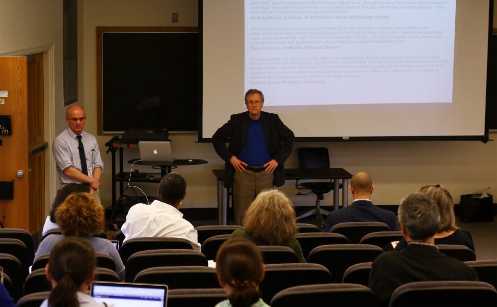 <p>Dean Steve Nowicki presented about the proposed undergraduate advising changes to give students more attention at Thursday's meeting.&nbsp;</p>