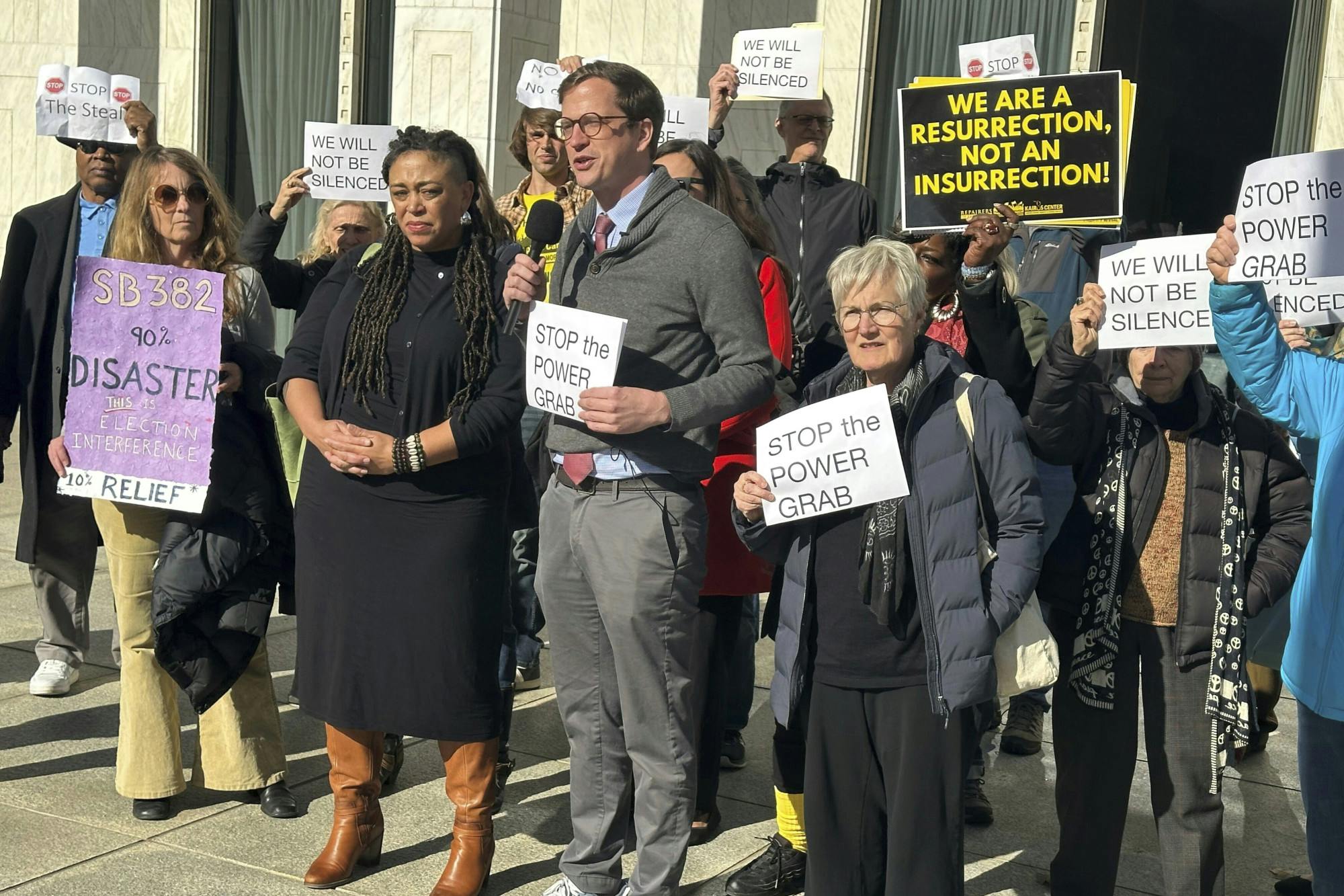 NCGA overrides veto of controversial school voucher expansion, inches ...
