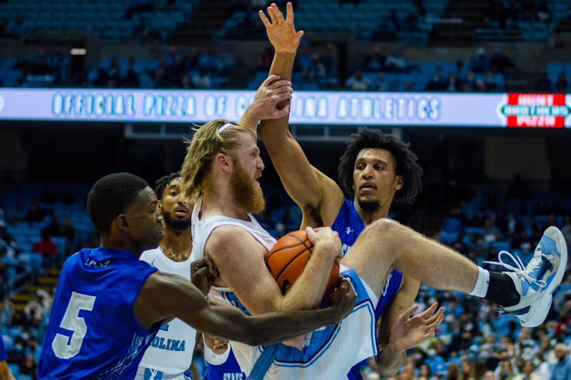 Former Oklahoma forward Brady Manek has committed to the Tar Heels