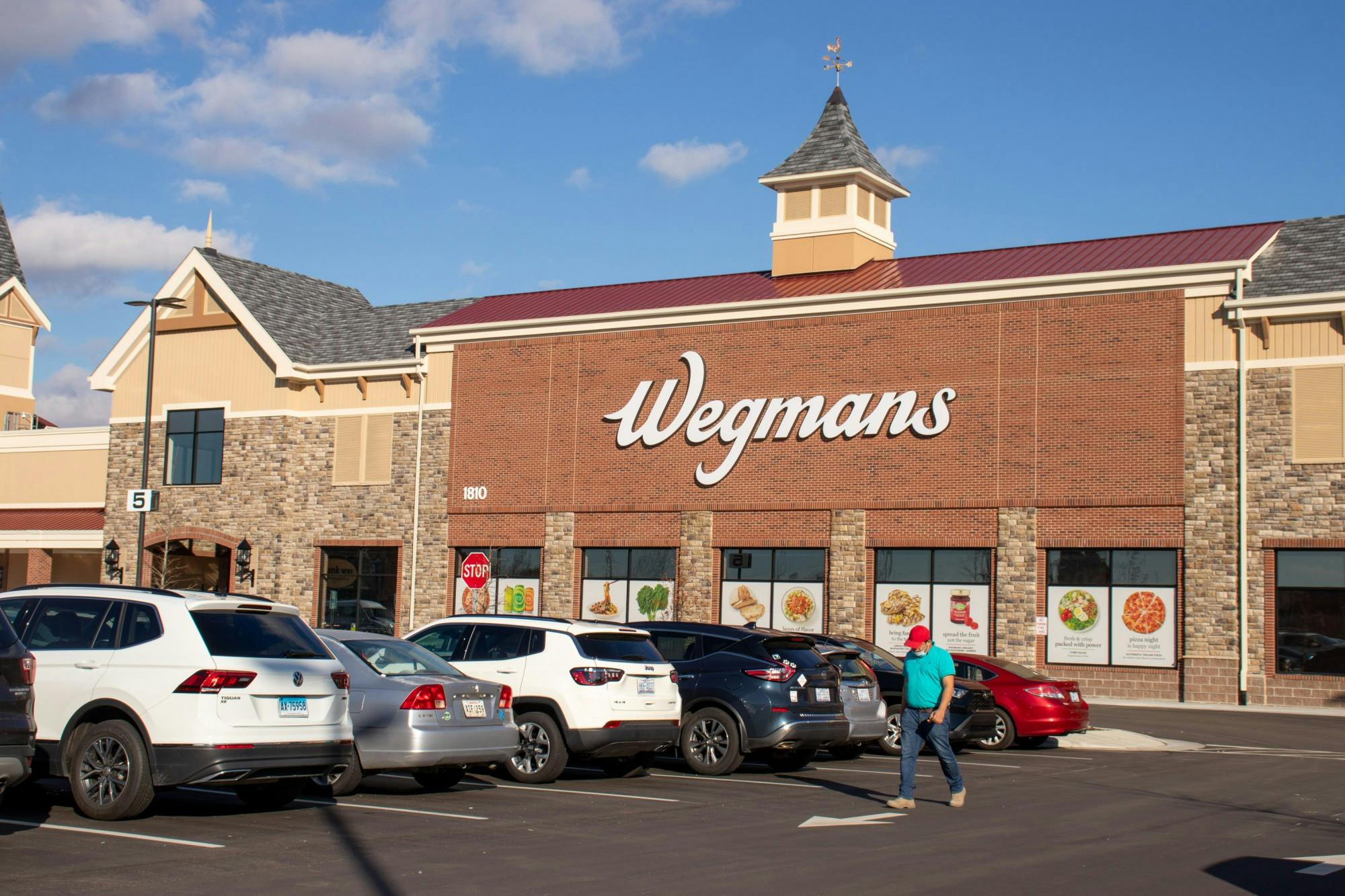 A look inside Wegmans in Chapel Hill opens its doors to the public
