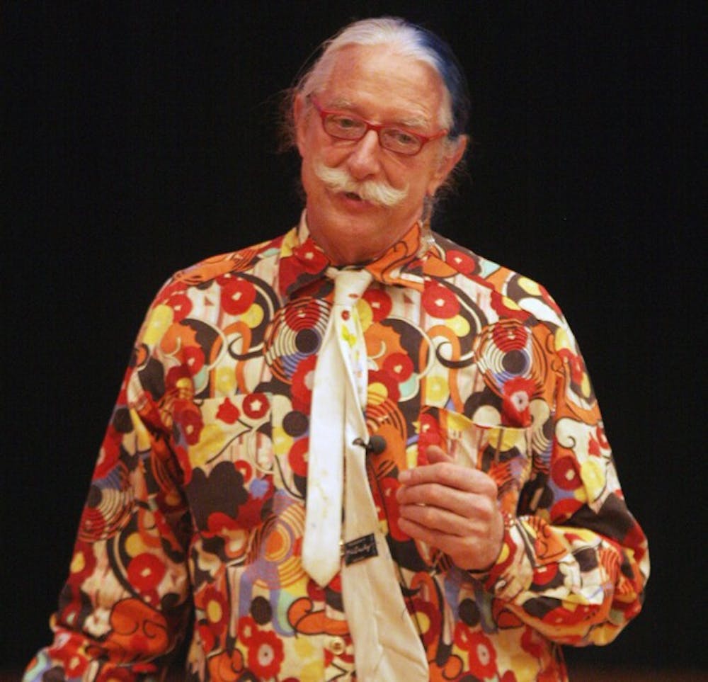 Photo: Patch Adams offers humor, philosophy in talk (Sofia Morales)