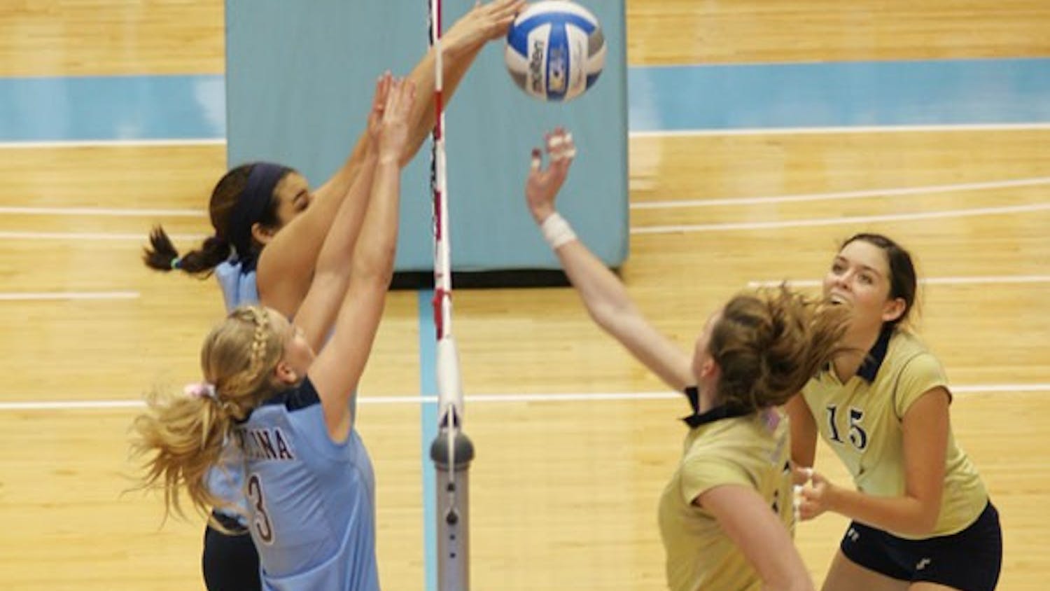 North Carolina’s volleyball team dropped two ACC matches this weekend and have fallen to fifth place in the ACC.DTH/Zoe Litaker