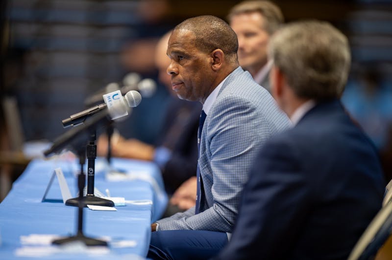 How Hubert Davis' contract stacks up against other coaches at UNC and beyond