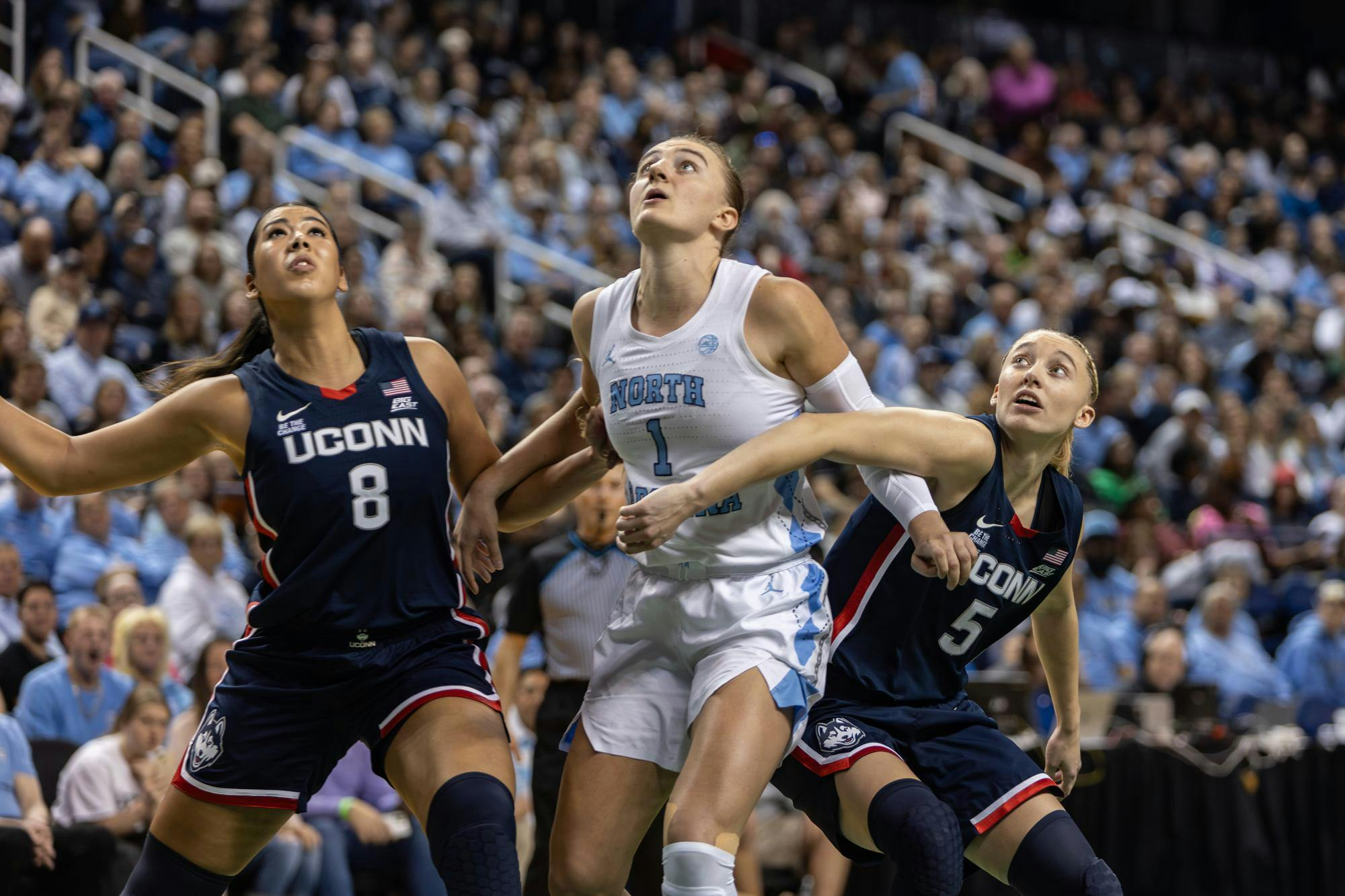 20241114_Zinn_sports-wbb-uconn-12.jpg