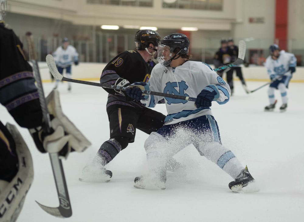 093023_richards_SPORTS_ICEHOCKY-vs-ECU-1086.jpg