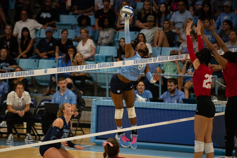 North Carolina volleyball drops 3-1 to N.C. State in third consecutive loss