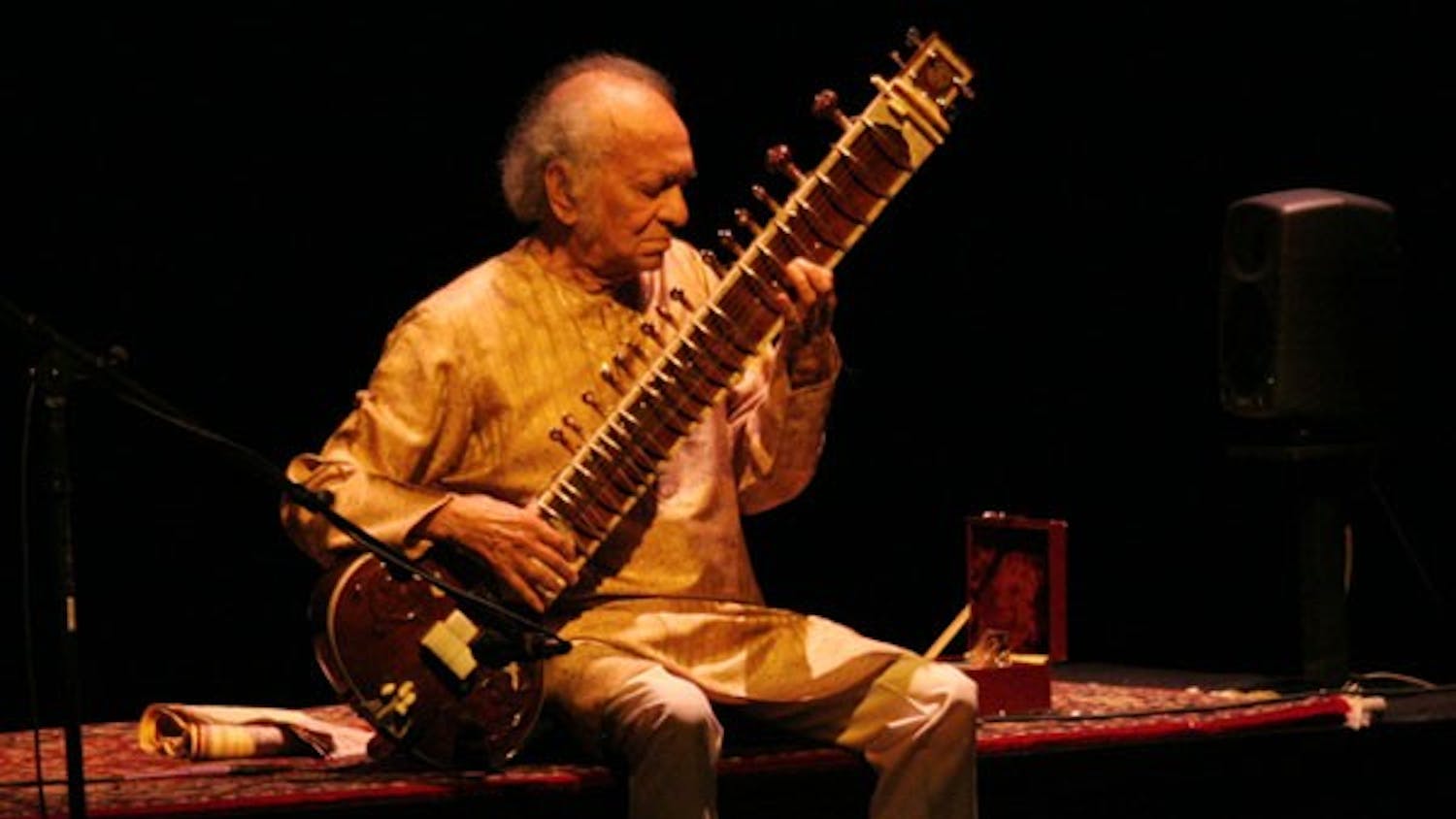 Ravi Shankar, a legendary musician from India, entertained a sold-out audience at Memorial Hall. DTH/Reyna Desai