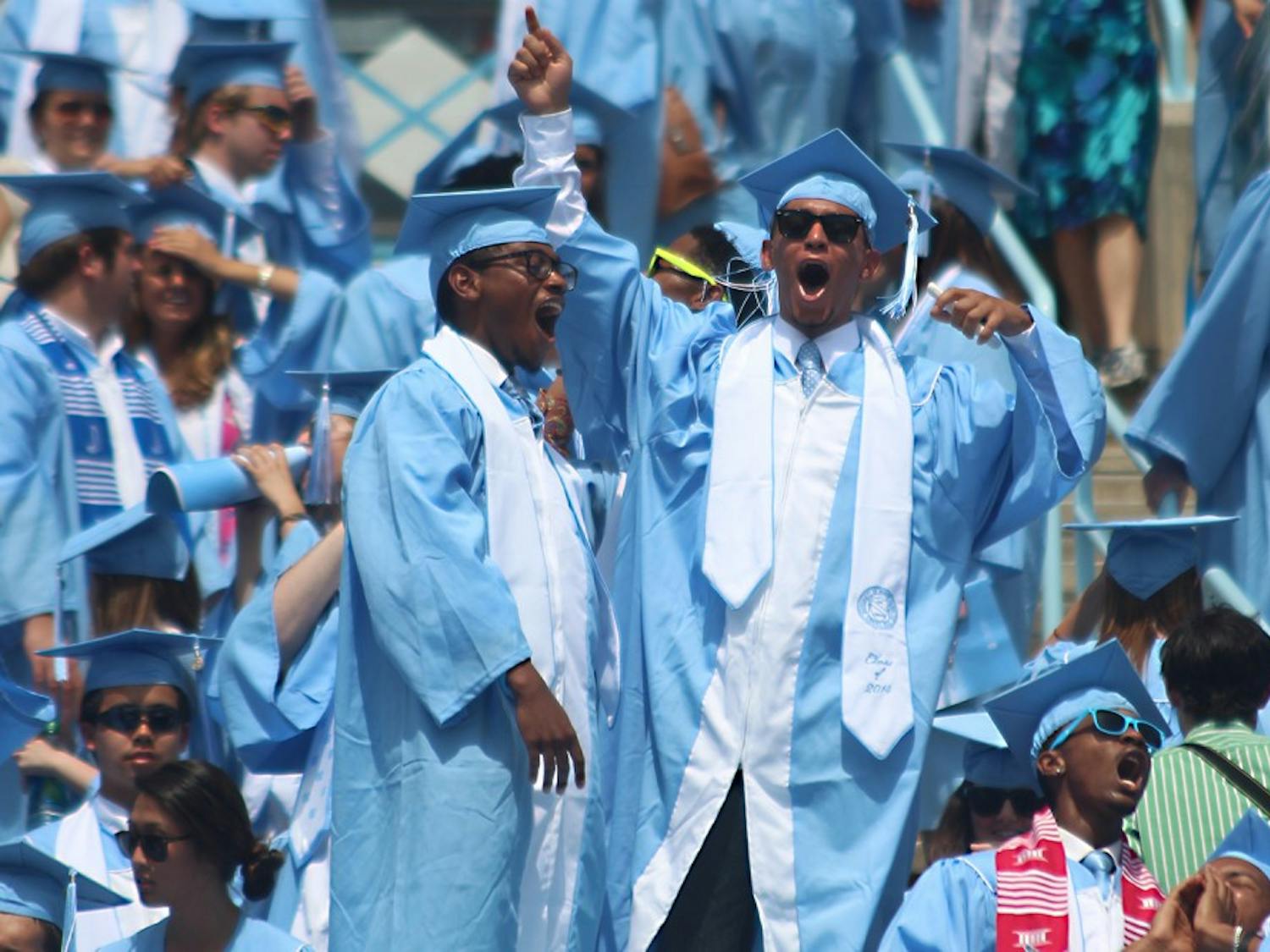 Graduation hosted 33,000 people on Sunday afternoon in order to honor degree earning students of the University of North Carolina at Chapel Hill. 