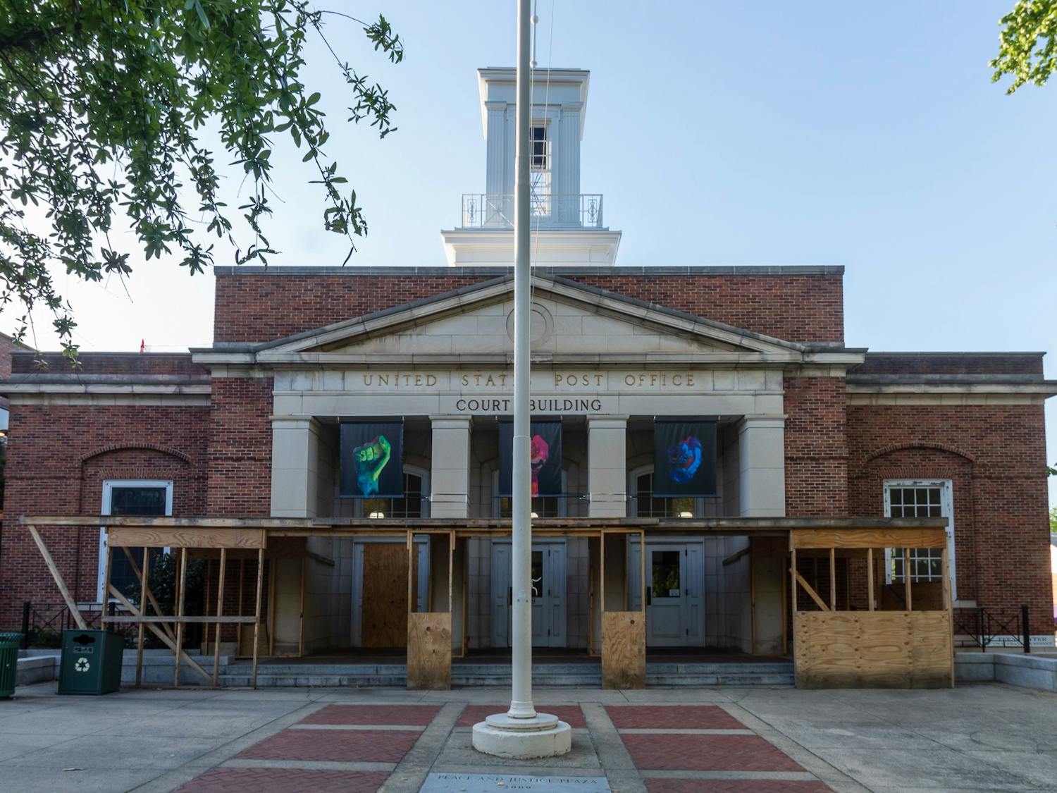 city-construction-on-chapel-hill-courthouse