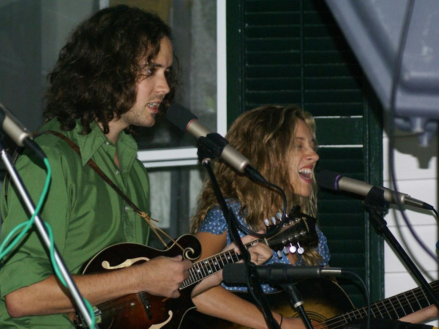 Andrew Marlin (left) and Emily Frantz (right), perform as Mandolin Orange at the Center for the Study of the American South Thursday.