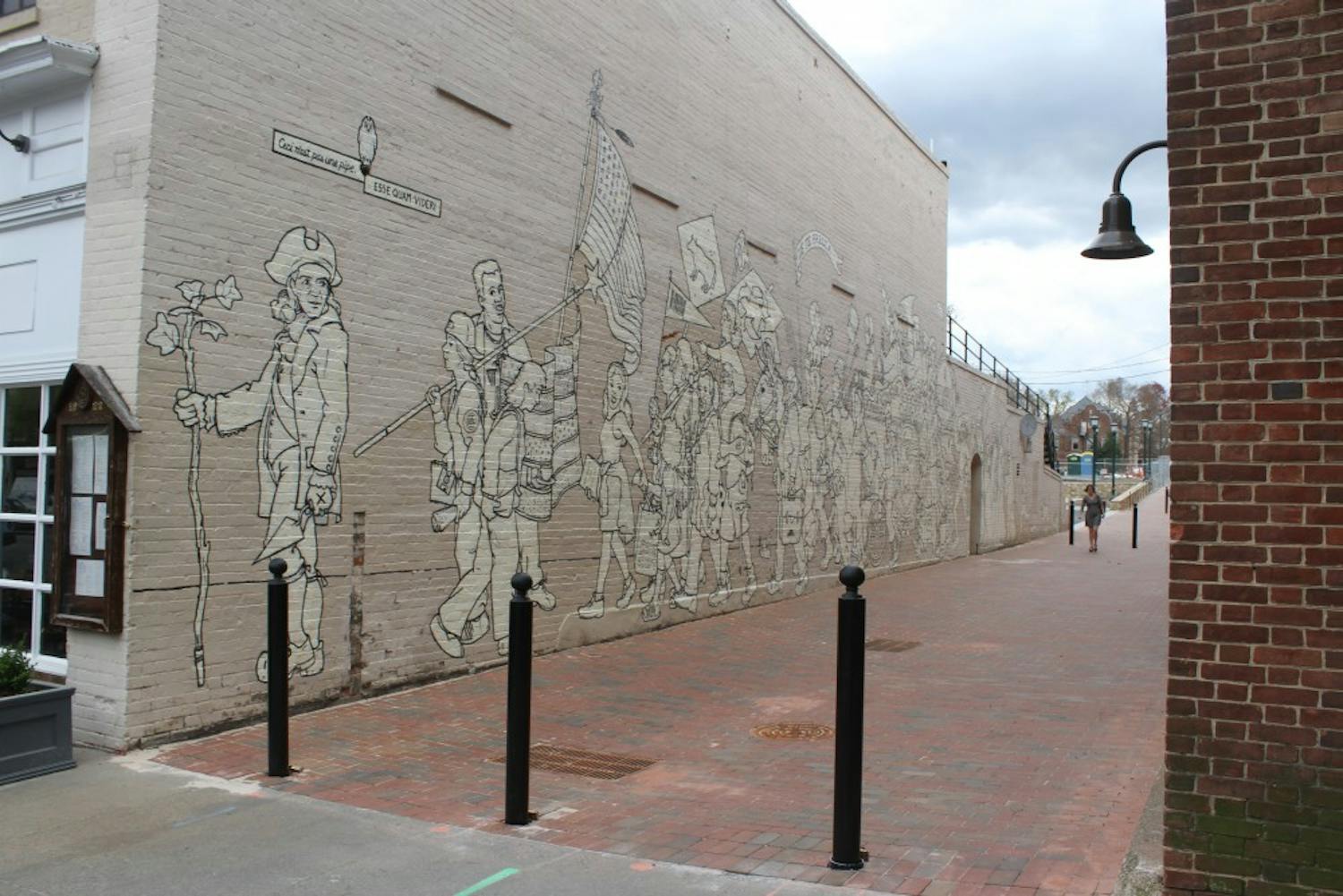 Porthole Alley contains the "Parade of Humanity" mural, painted in 1997 by Chapel Hill native Michael Brown.&nbsp;