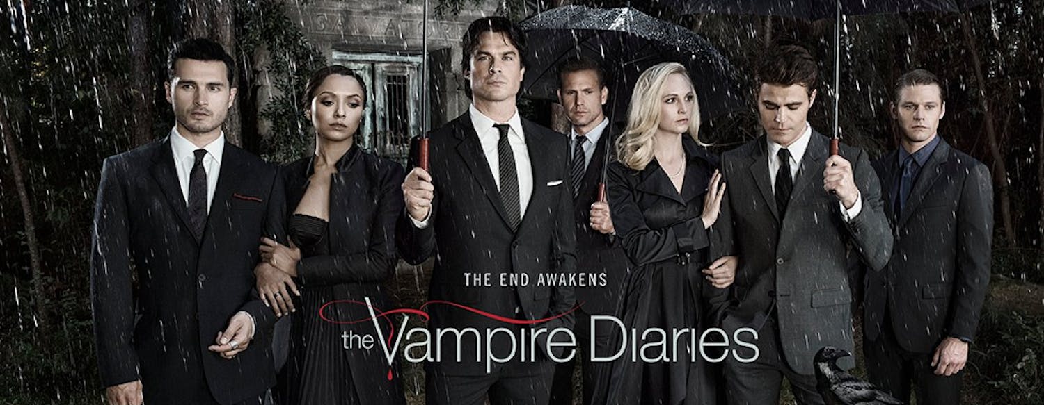 The final cast photo of season eight. Photo taken from&nbsp;VampireDiariesOnline.com