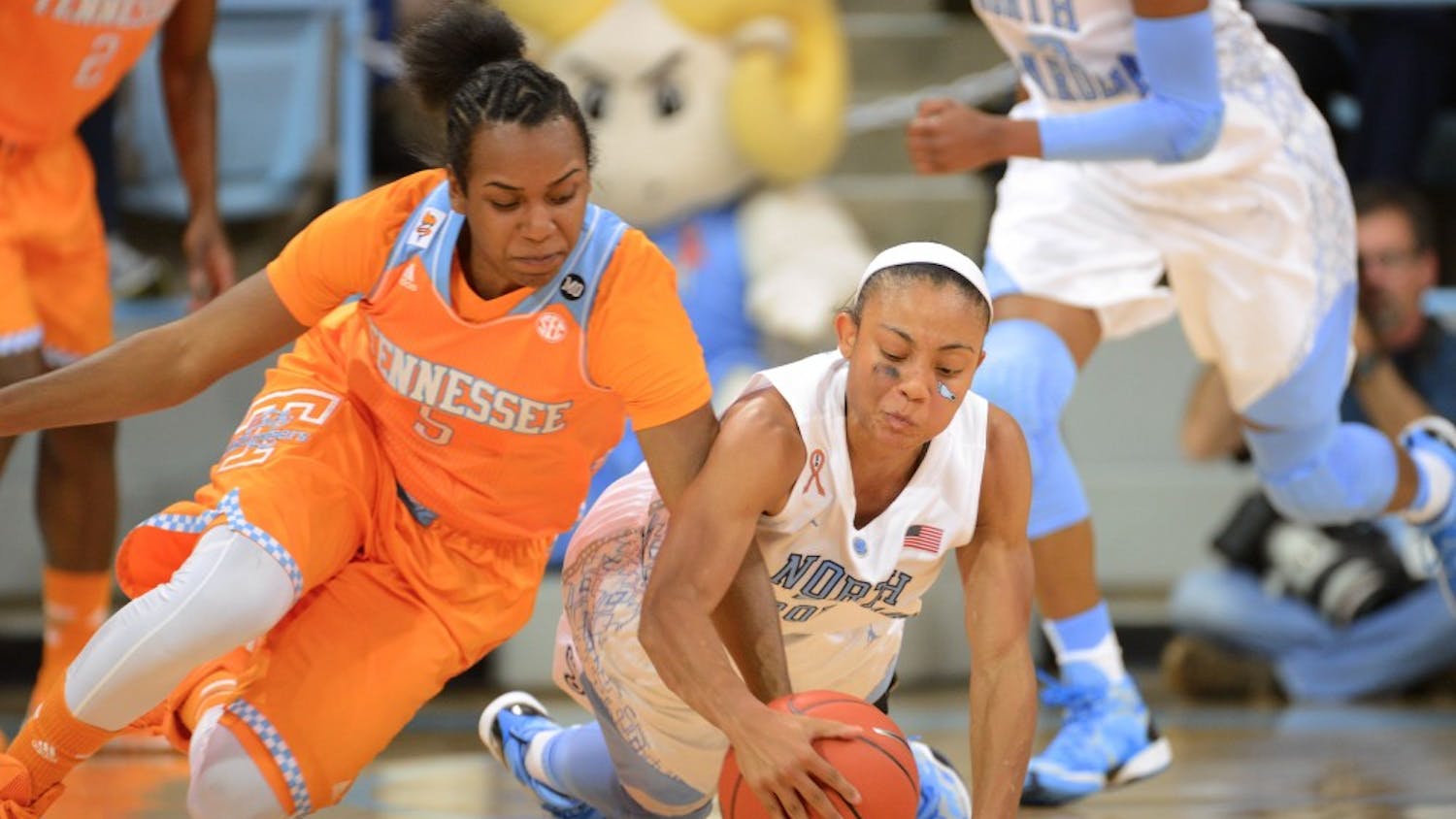 UNC guard Latifah Coleman (2) fights Tennessee guard Ariel Massengale (5) for possesion of a loose ball. 