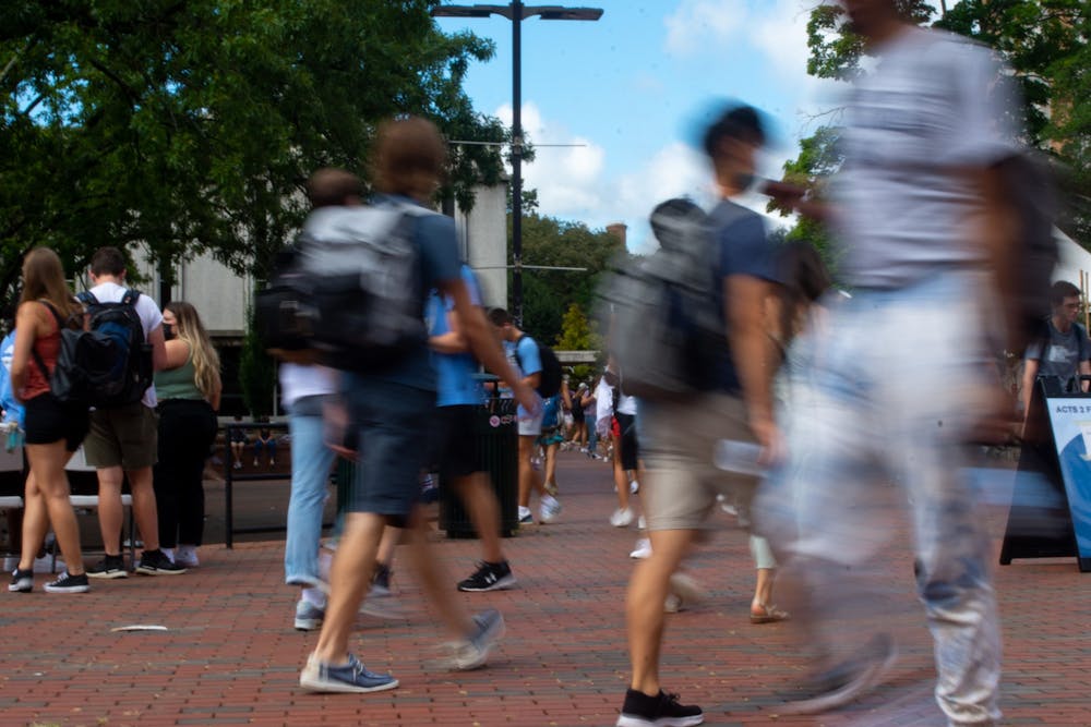 Students navigate the Pit on the first day of classes, Aug. 18. 