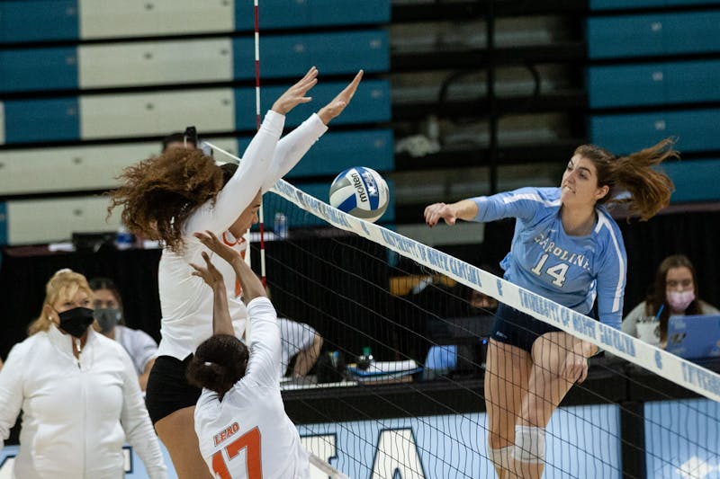 UNC volleyball loses to Northern Colorado in three sets to wrap up weekend  tournament 