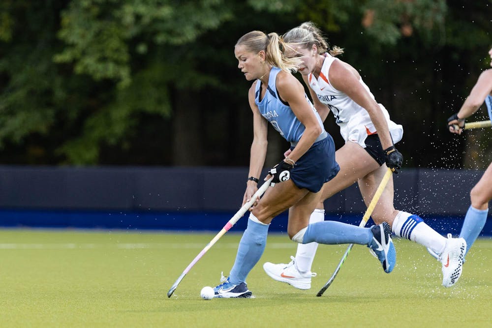 20241025_Ruesch_sports_field_hockey_virginia_halftime_3.jpg