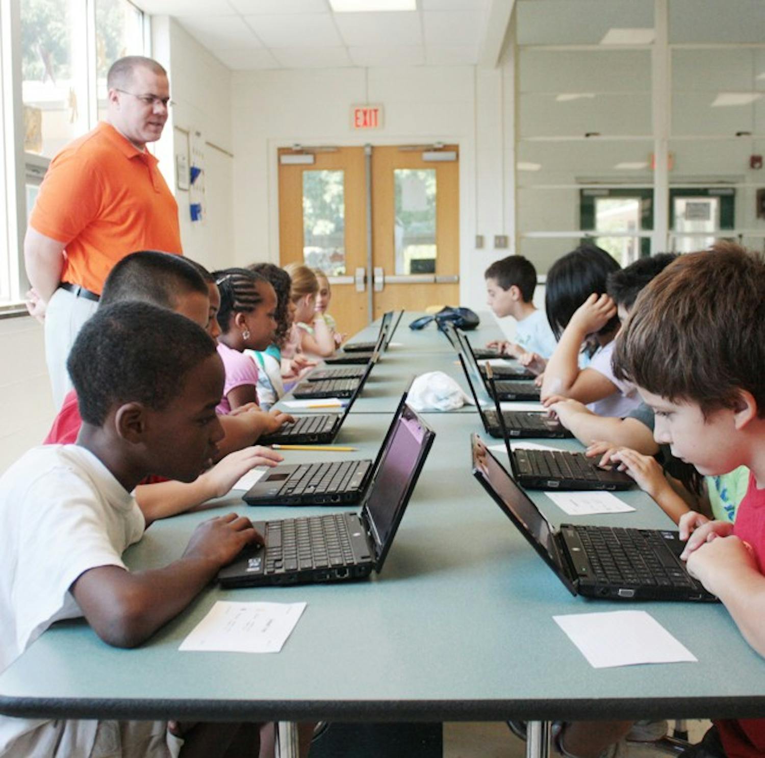 Photo: Chapel Hill-Carrboro City Schools limit online course offerings (Kathryn Trogdon)