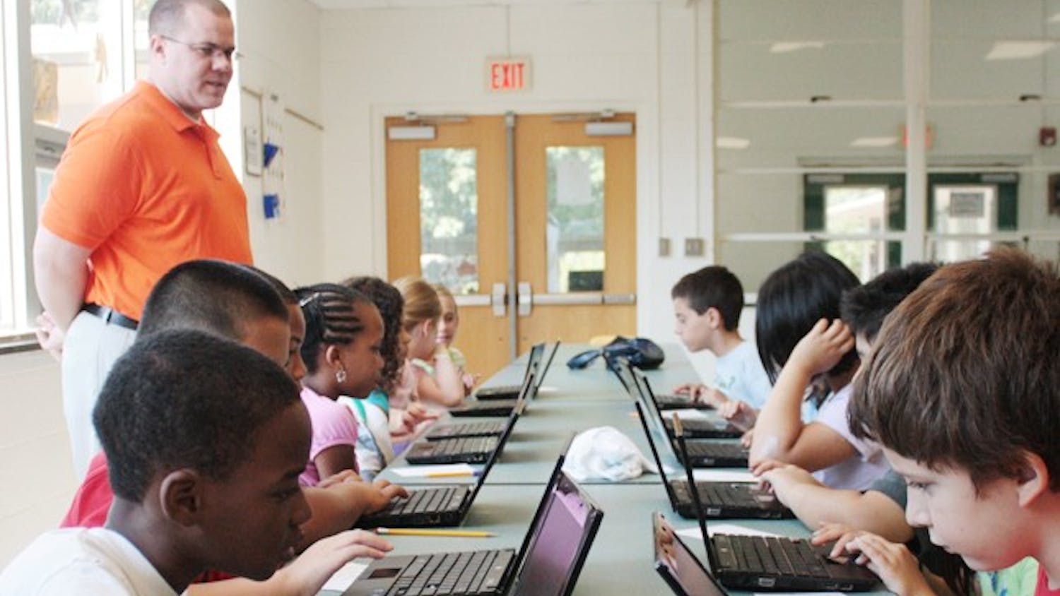 Photo: Chapel Hill-Carrboro City Schools limit online course offerings (Kathryn Trogdon)