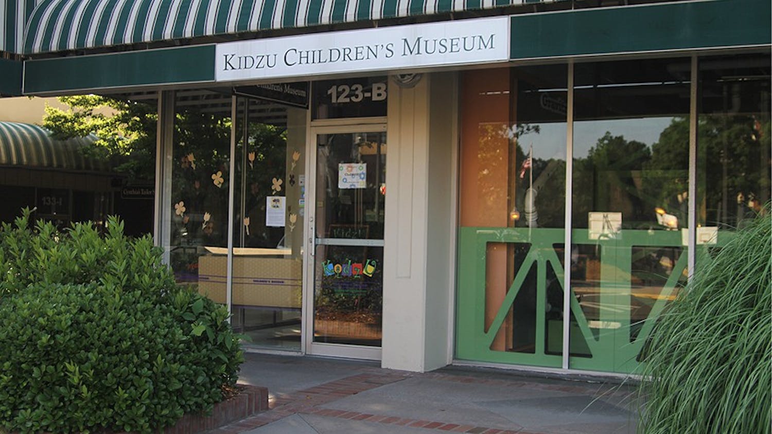 	Kidzu Children’s Museum is planning to open a new location in the Wallace Deck by 2016.
