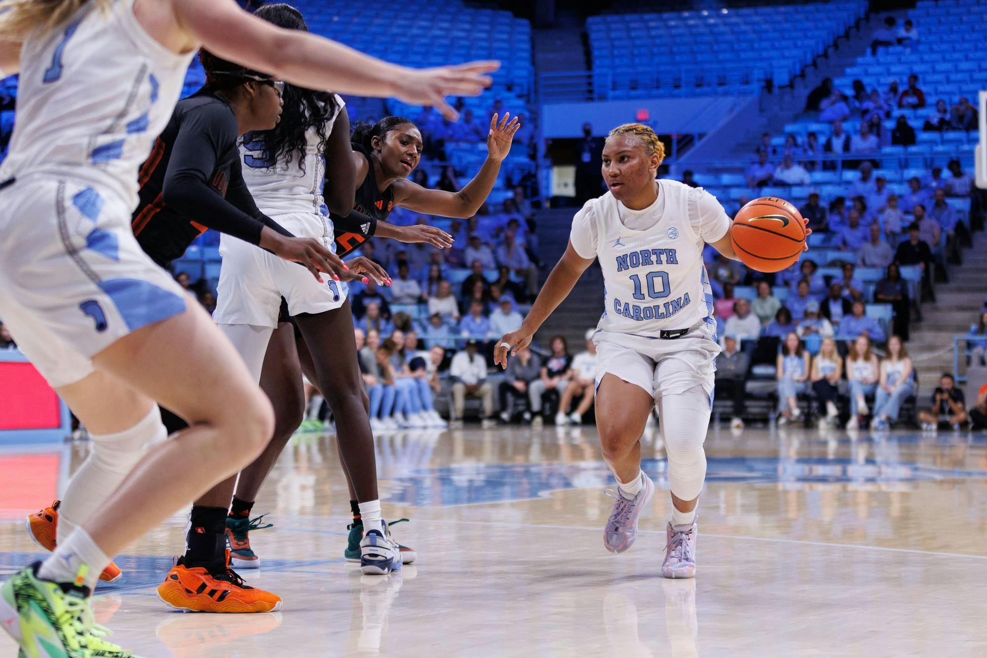 North carolina basketball score discount
