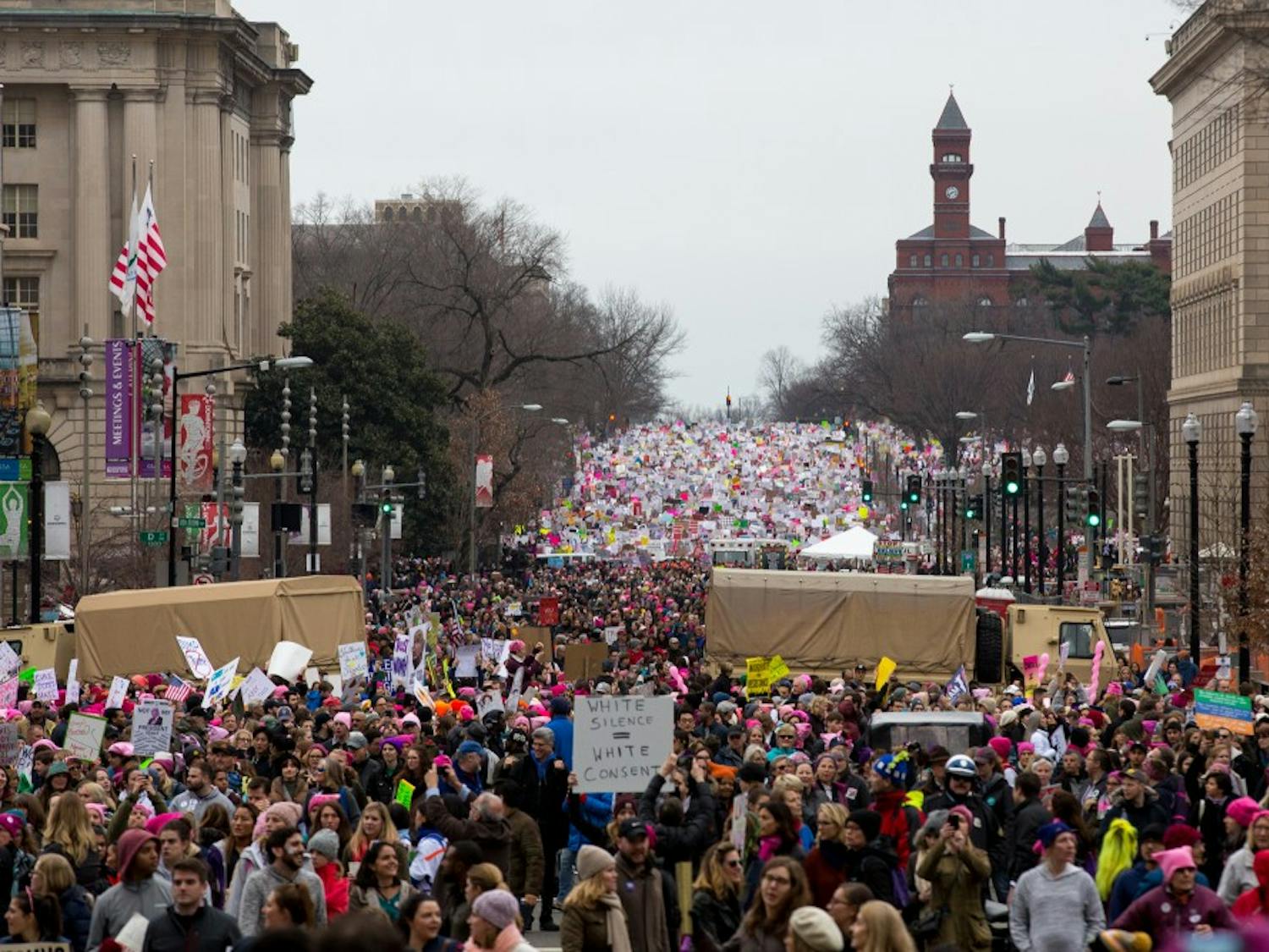 Hundreds of thousands gather in DC for the Women's March