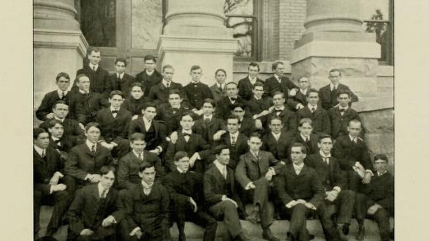 The Yackety Yack included photos to show the class of 1902. Women could enroll starting in 1897, but there are no women shown in this class photo.