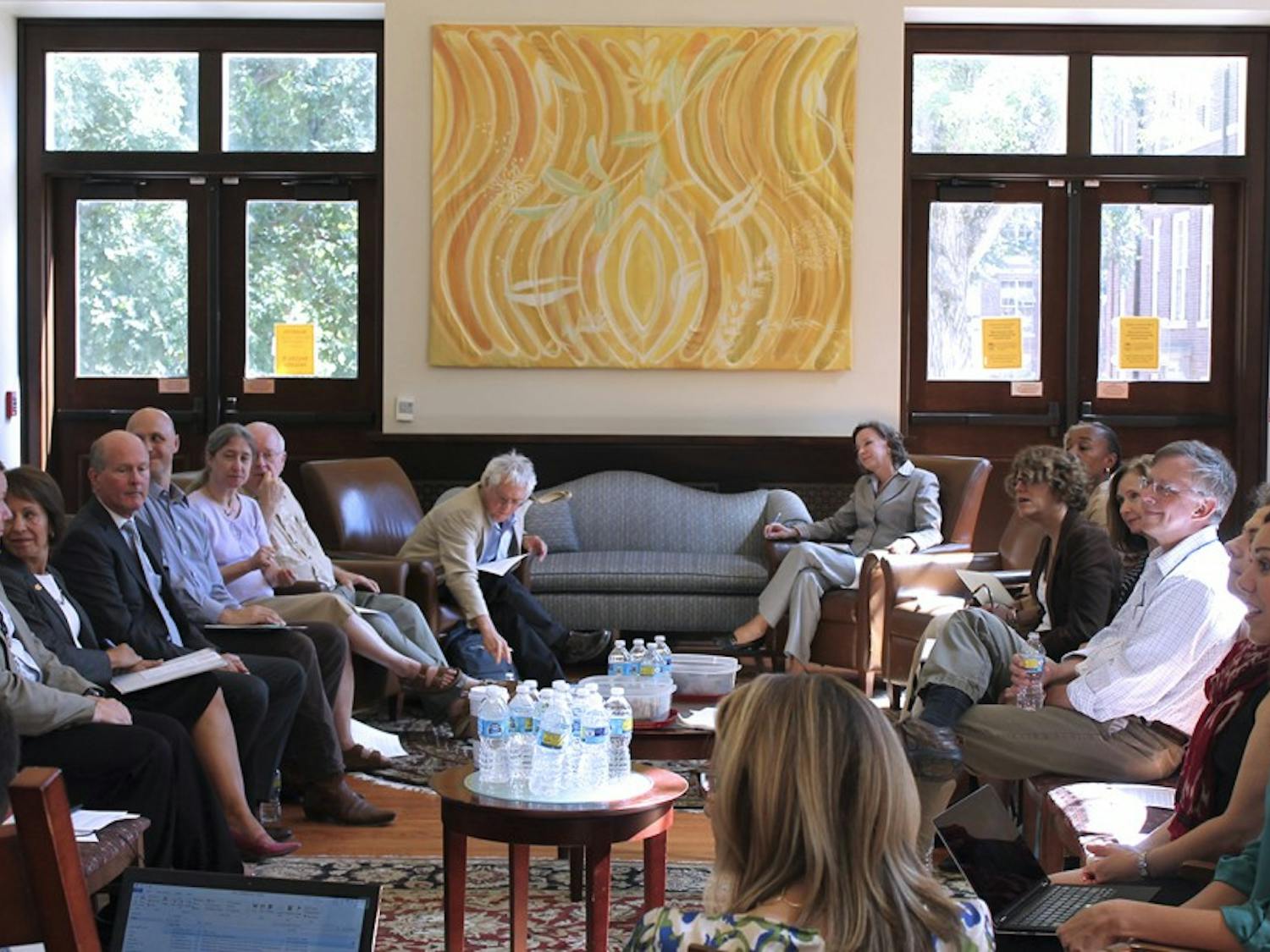 The faculty executive committee met to discuss university affairs at the Campus Y in the Queen Anne's Lounge on Sept.14, 2015.