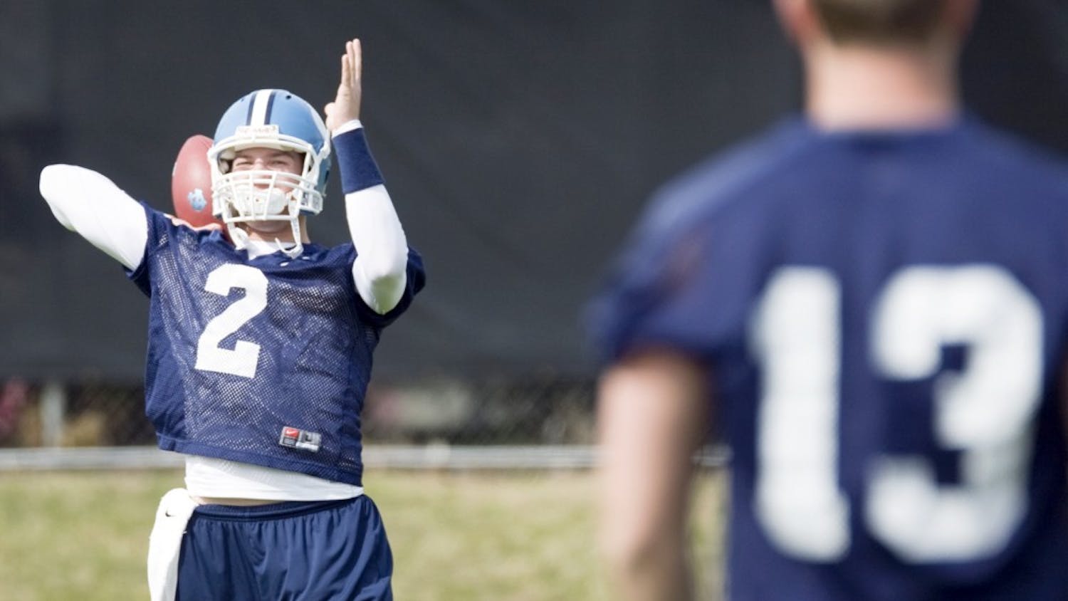 Photo: Inexperienced Renner not alone in starting QB role