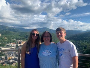 Image of UNC sophomore Lindsey Williams and her family spending time this past summer on their trip to Tennessee. Photo courtesy of Lindsey Williams.&nbsp;