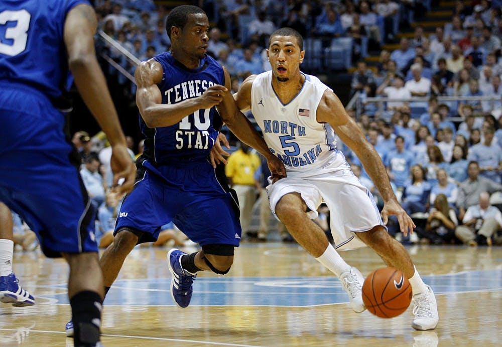 Kendall Marshall drives to the hoop.