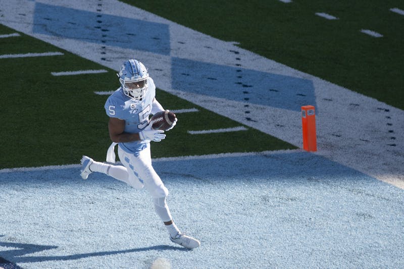 Dazz Newsome Climbs To Fourth On Unc All Time Receptions List In Senior Day Win Over Wcu The Daily Tar Heel